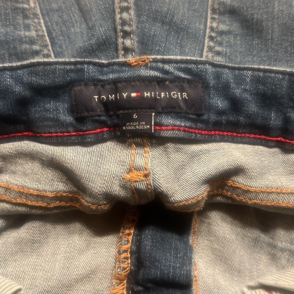 Tommy Hilfiger Raleigh Highrise crop jeans. - Picture 4 of 5